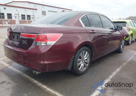 2011 Honda Accord 2.4 Ex-L z USA, uszkodzony, nr VIN 1HGCP2F85BA114981